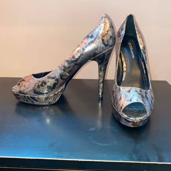 Snake print heels - Picture 3 of 3